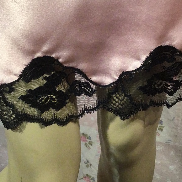 Vintage satin Chemise medium - Picture 3 of 9